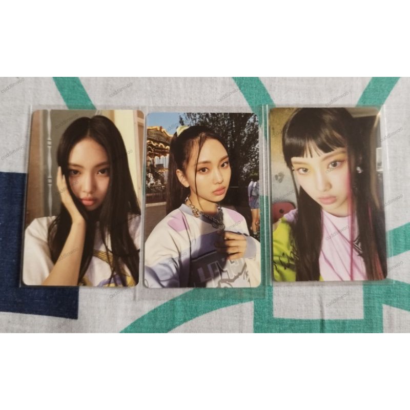 NEWJEANS - OFFICIAL PHOTOCARD WEVERSE VER BLUE BOOK / HANNI DANIELLE ...