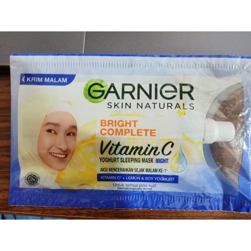 Garnier Bright Complete Vitamin C Yoghurt Sleeping Mask Sachet 7mL