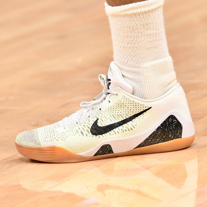 Kobe 9 best sale white and gold