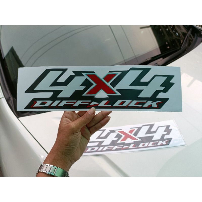4x4 DIFF-LOCK Sticker Attached To The Rear Of The ISUZU D-MAX Pickup ...