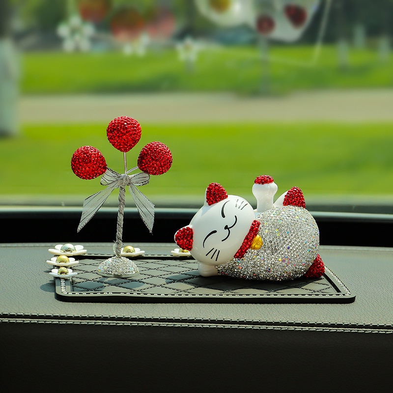 Solar Maneki Neko Dashboard Car Decoration Factory Creative Car Interior Design Diamond Cat in