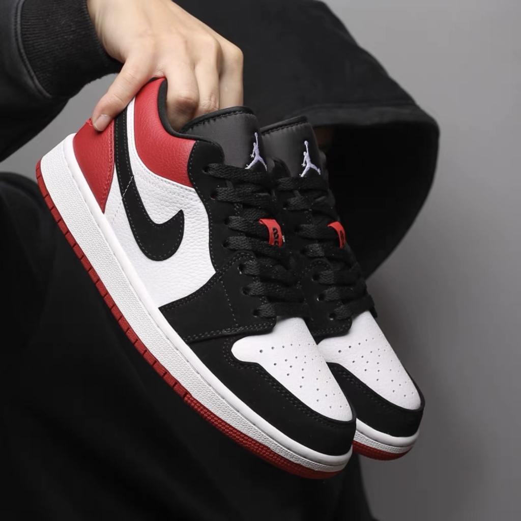 Jordan 1 black outlet and white low cut