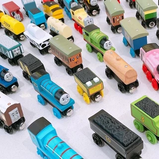 Wooden Small Train Track Circular Pier Green glGarage Cargo Train Toy Children's Birthday/Holiday Gift Wooden Track Kids