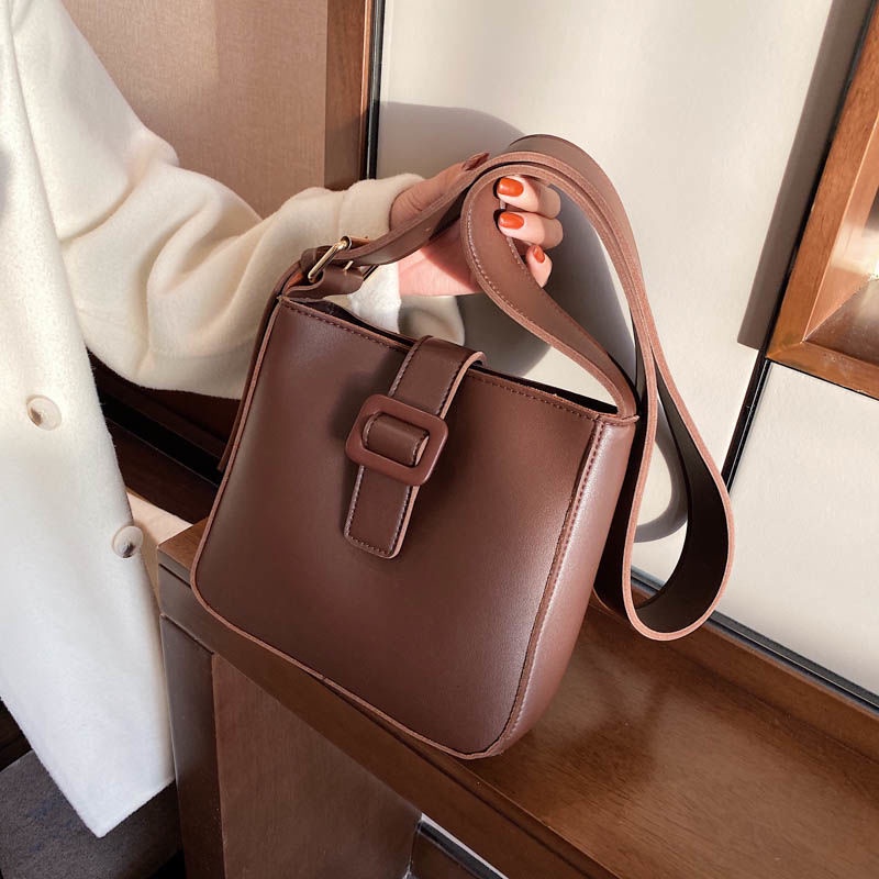 Korea Korea 2023 Messenger Bag ins Red Texture Trendy Female Popular Super Hot Shoulder Bag