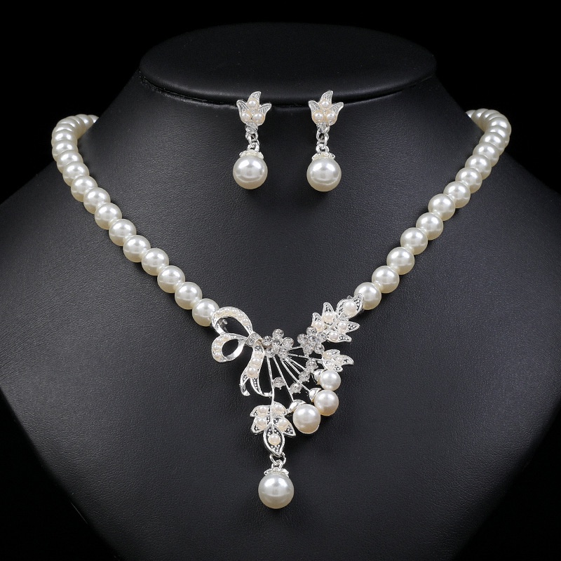Women's Necklace & Earring Set for Casual & Party Wear main image 0