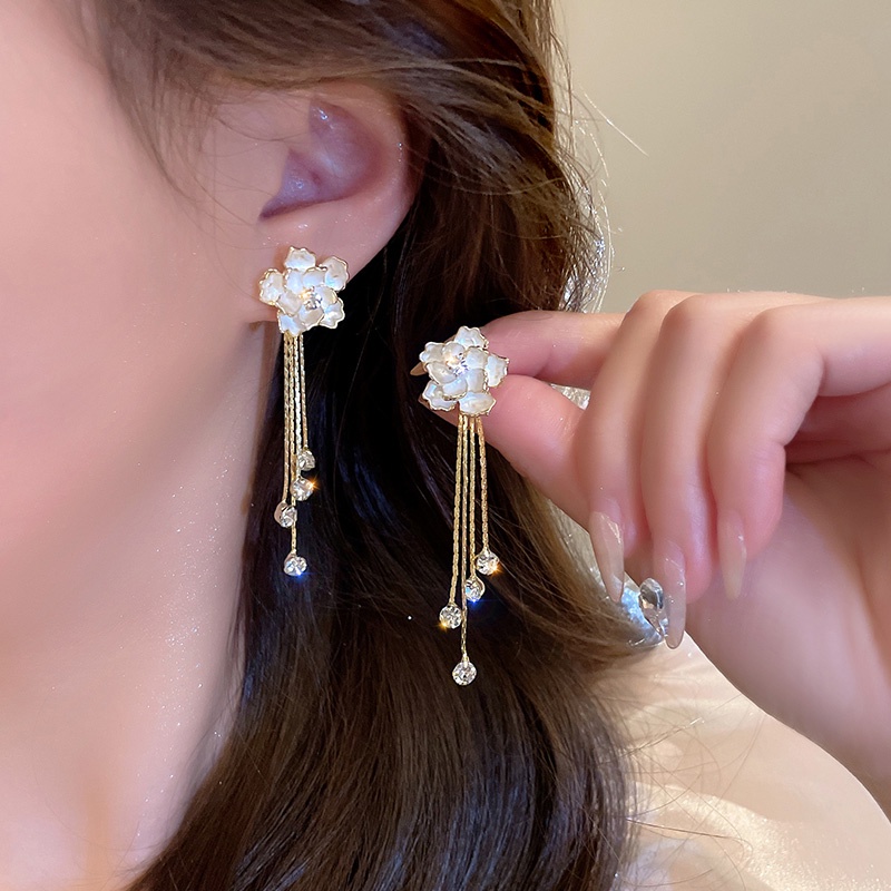 Japanese Star Tassel Earrings main image 1