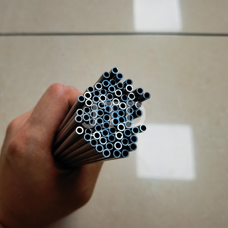 thumbnail interactive-video image 1 of ET Carbon Tube Pultruded Carbon Fiber Rod – 500mm Length – Multiple Diameters (1mm To 6mm) 1 of 2