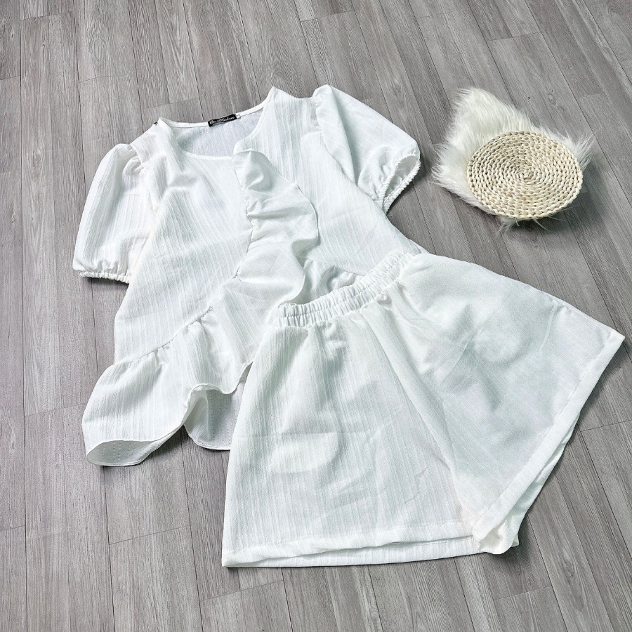 Women's bigsize outfit Set with puffy sleeves and ruffles with Shorts