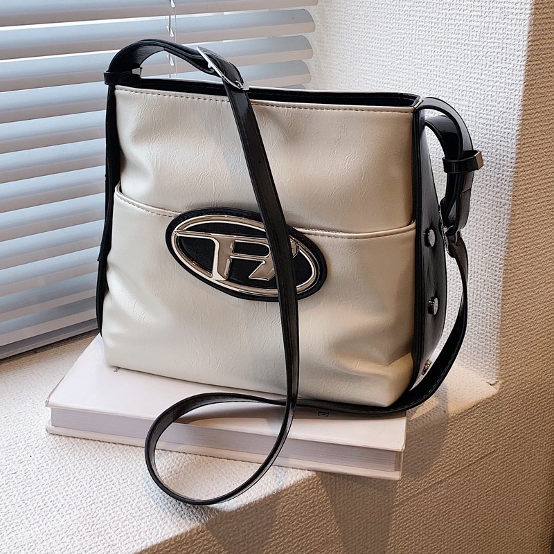 Summer Large Capacity Small Bag Female 2023 Popular Messenger Bag Bucket Bag Western Style All
