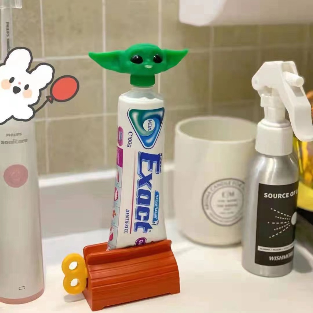 INS Cute Baby Yoda Alien Toothpaste Squeeze Gadget Funny Hobbit