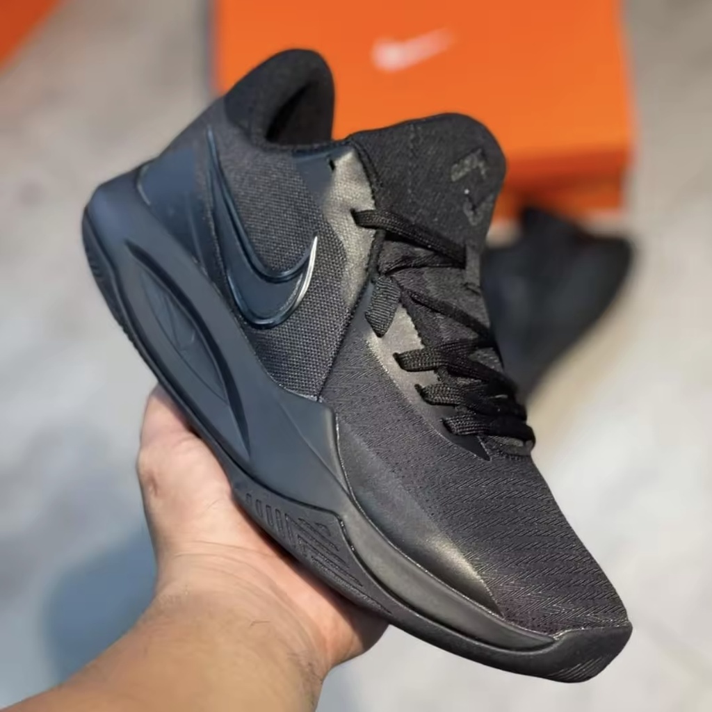 triple black basketball shoes