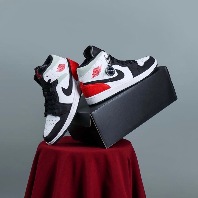air jordan 1 mid union black toe
