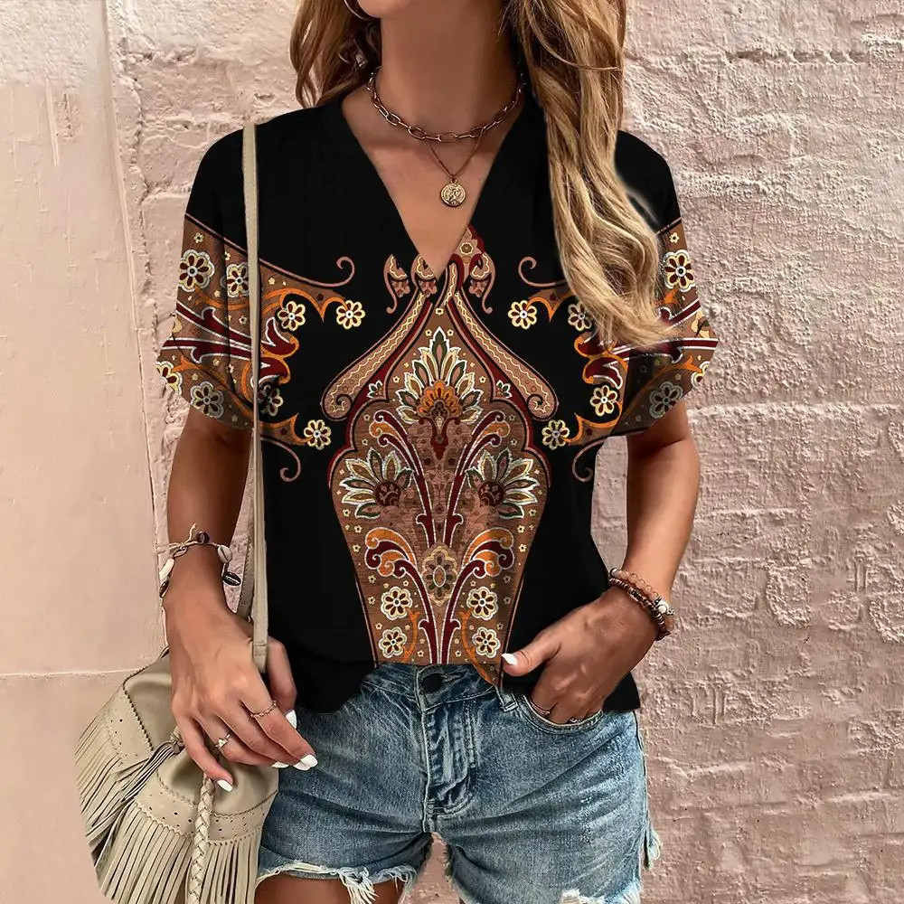 Ilaria | Vintage Bohemian Floral Print Women's T-Shirt main image 0