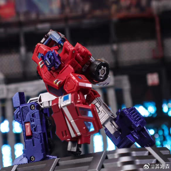 JD-01 Optimus Prime Small Proportion Classic Butter Pillar Car Robot ...