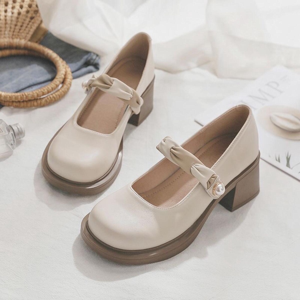 Vintage Mary Jane Shoes for Woman Creamy White Pearl Buttonhead