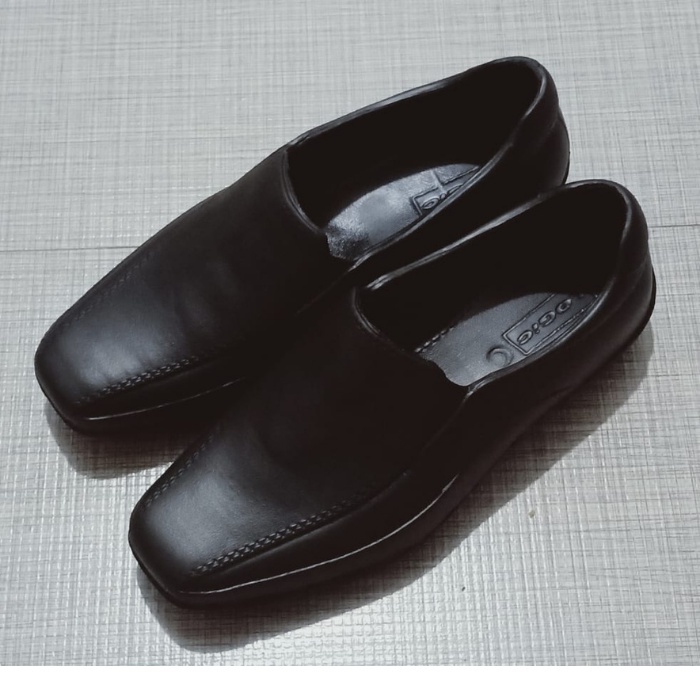 B1 School Splasher White Shoes Black Shoes Goma Lightweight For Unisex ...