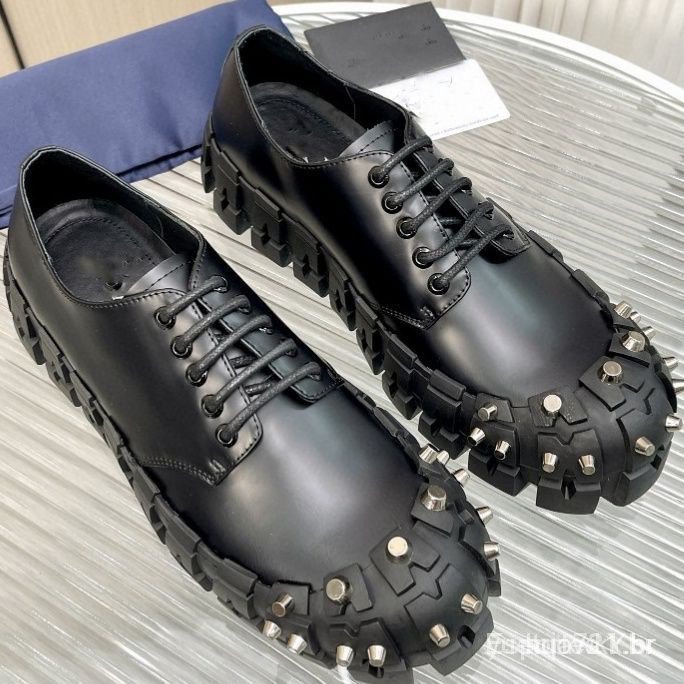 Prada square toe leather belted shoes（Prada round deals toe