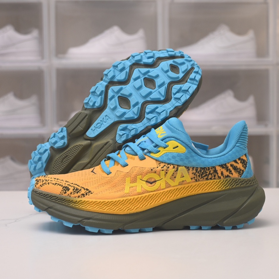 HOKA ONE ONE Challenger ATR 7 professional cushioning and breathable  running shoes for men and women