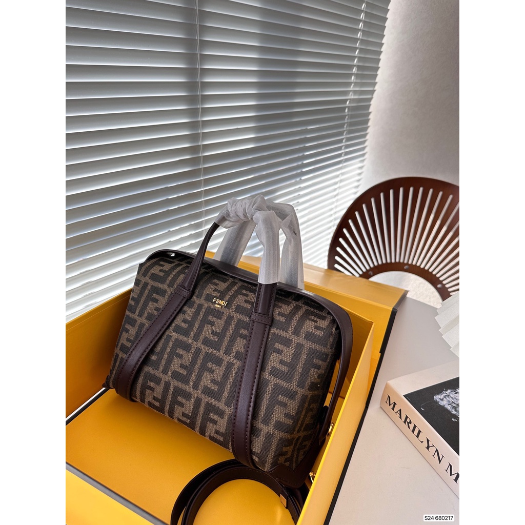 Fendi Shoulder Bag Sports Leather Camera Crossbody Bags Men's And Women