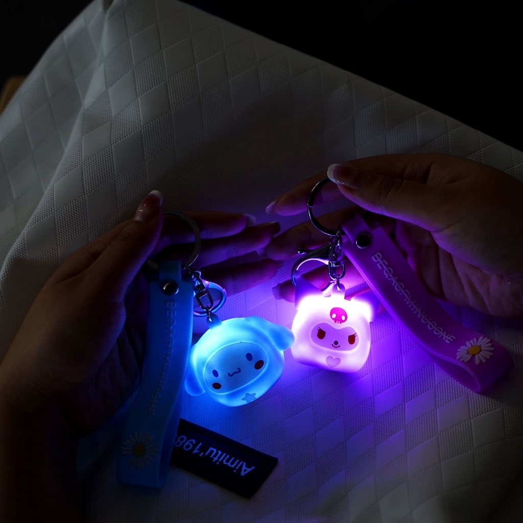 Sanrio LED Lighting Keychain Kuromi Cinnamoroll Luminous Pendant
