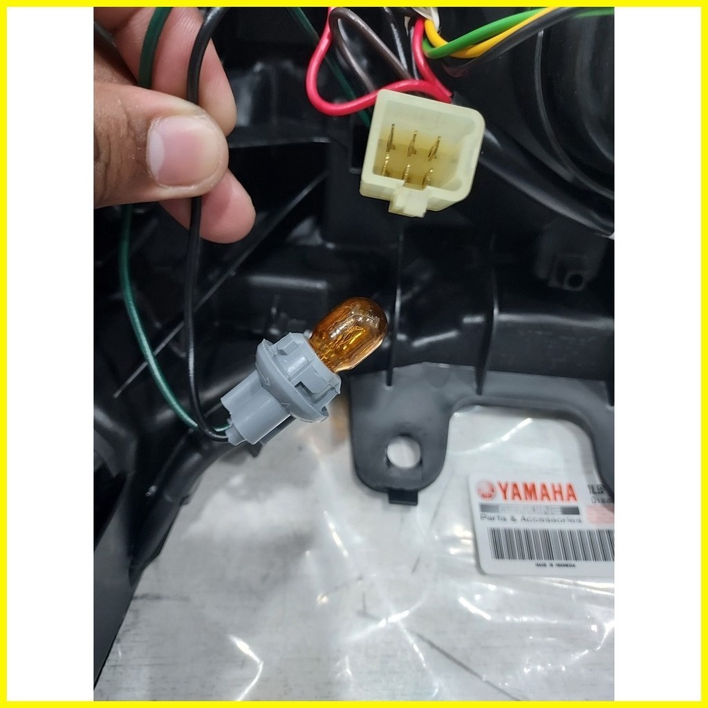 MIO MX I 125 HEADLIGHT ASSEMBLY WITH SOCKET & BULBS (YGP) (Genuine 1LB