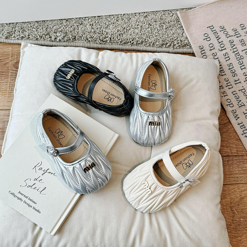 Girls' Leather Shoes 2024 Spring New Shoes Low-Cut Gommino | Shopee ...