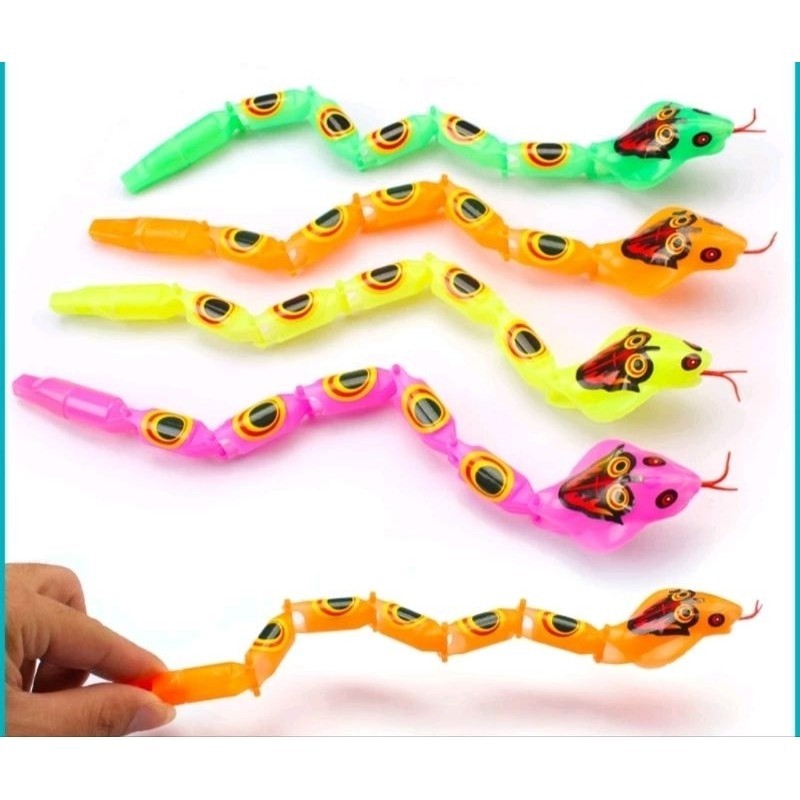 Snake toy snake / moving plastic snake toy contains 2 | Shopee Philippines