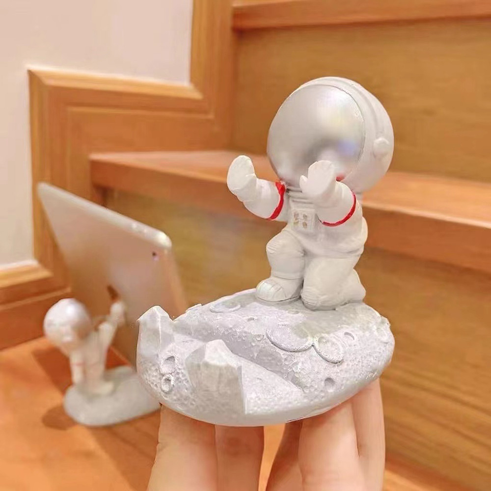 Spaceman Astronaut Statue Cell Phone Tablet Desktop Stand Desk Holder ...