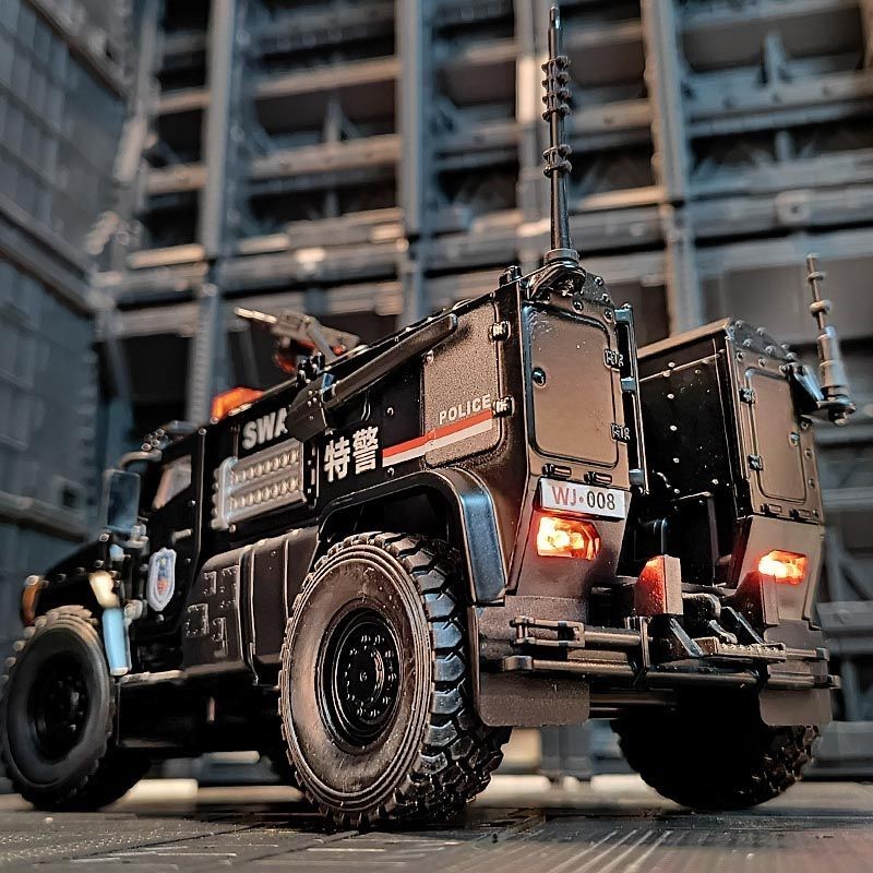 Simulation Alloy Car Model Typhoon Armored Vehicle SWAT Vehicle Off ...