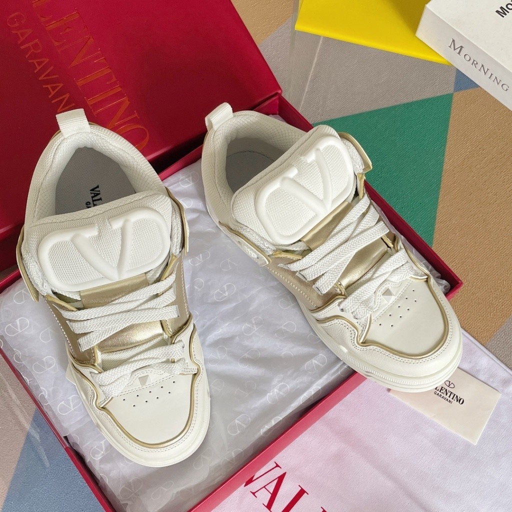 Valentino 24ss couple low-rise rivet sneakers | Shopee Philippines