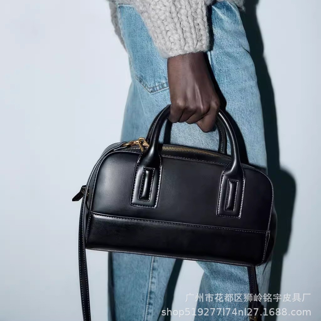 Zara bowler oilogic bag