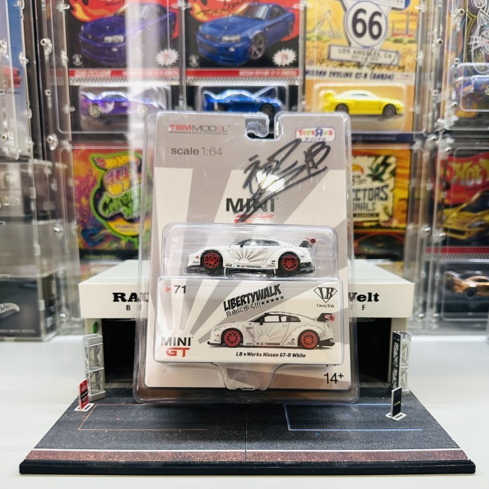 Mini GT 71 LB Works Nissan GTR R35 White ToysRus Japan Exclusive ...