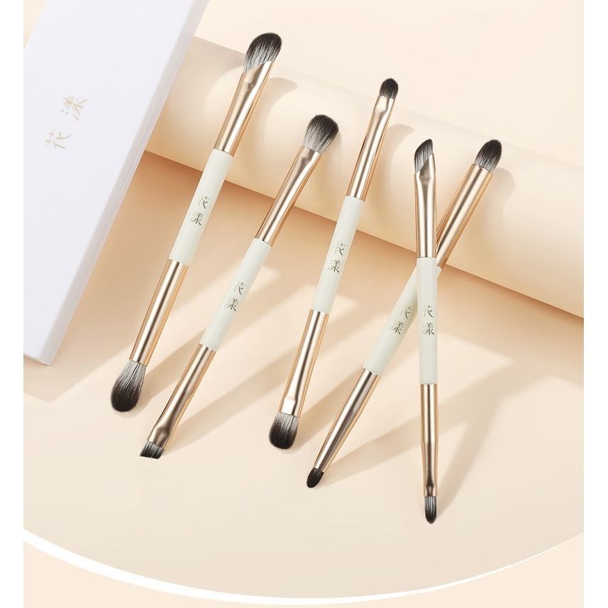 Multitasking Eye Brush