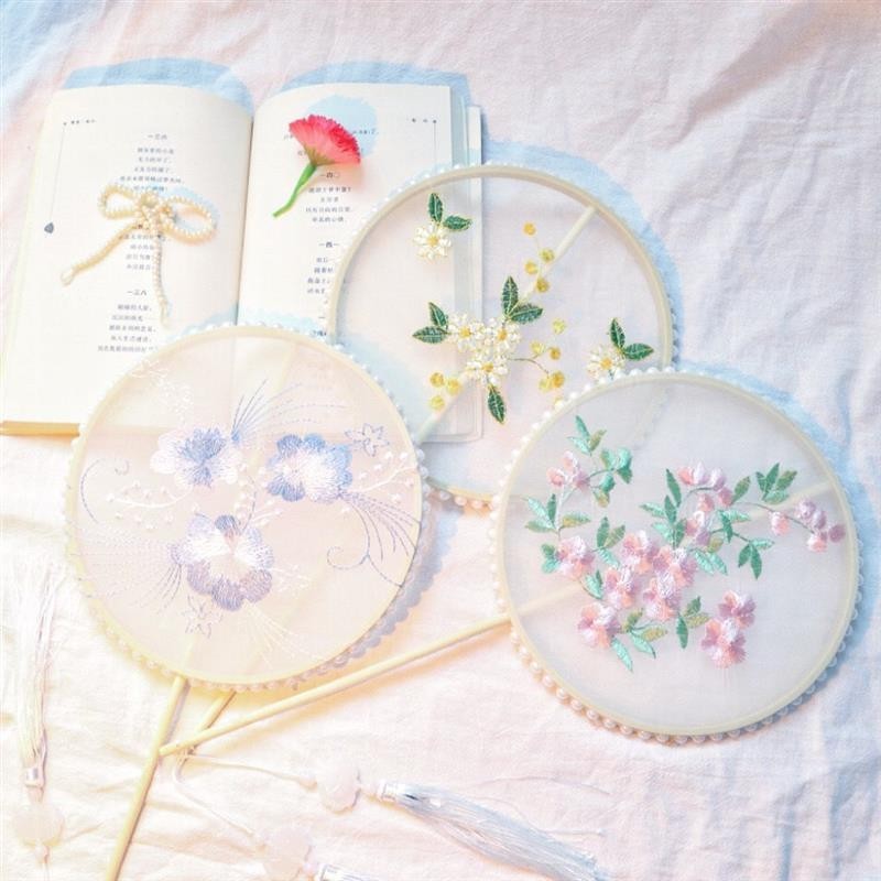 Ancient Group Fan Female Embroidered Small Round Fan Hanfu Photo Props ...