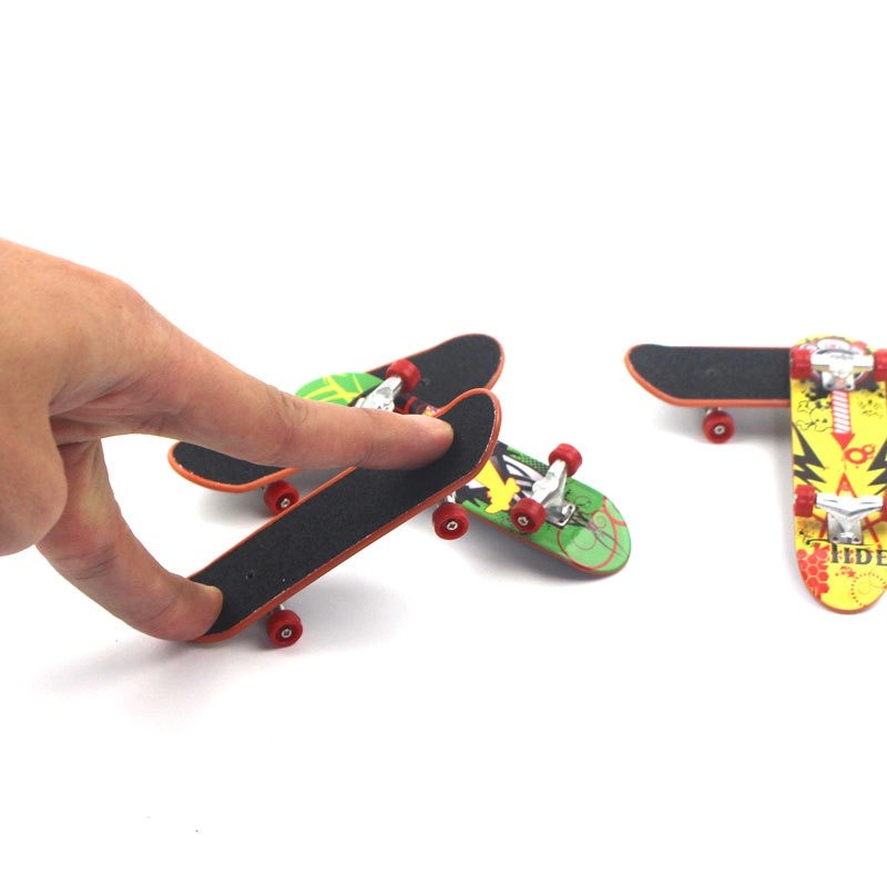 Genérico Finger Boards Toy for Kids, Compact Hand Skateboard for Adults, Funny Finger Skateboard Kits with Deck and Wheels, Portable Skateboarding for