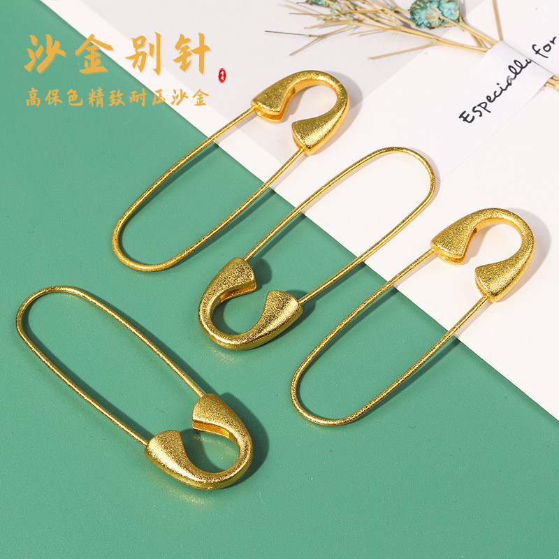 Ancient Gold-Plated Color-Retaining Brooch with Enamel in Traditional ...