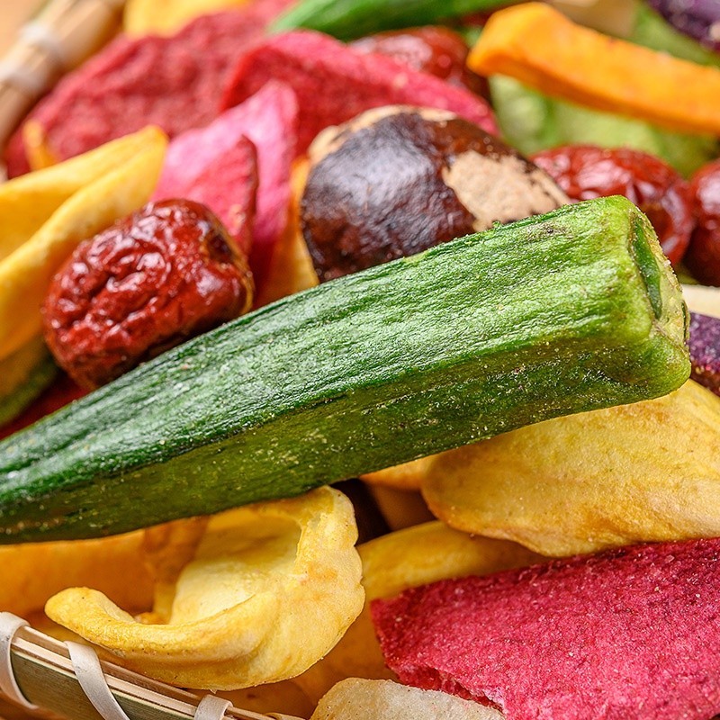 Dried fruit and vegetable crisps, mixed dried vegetables, snacks for