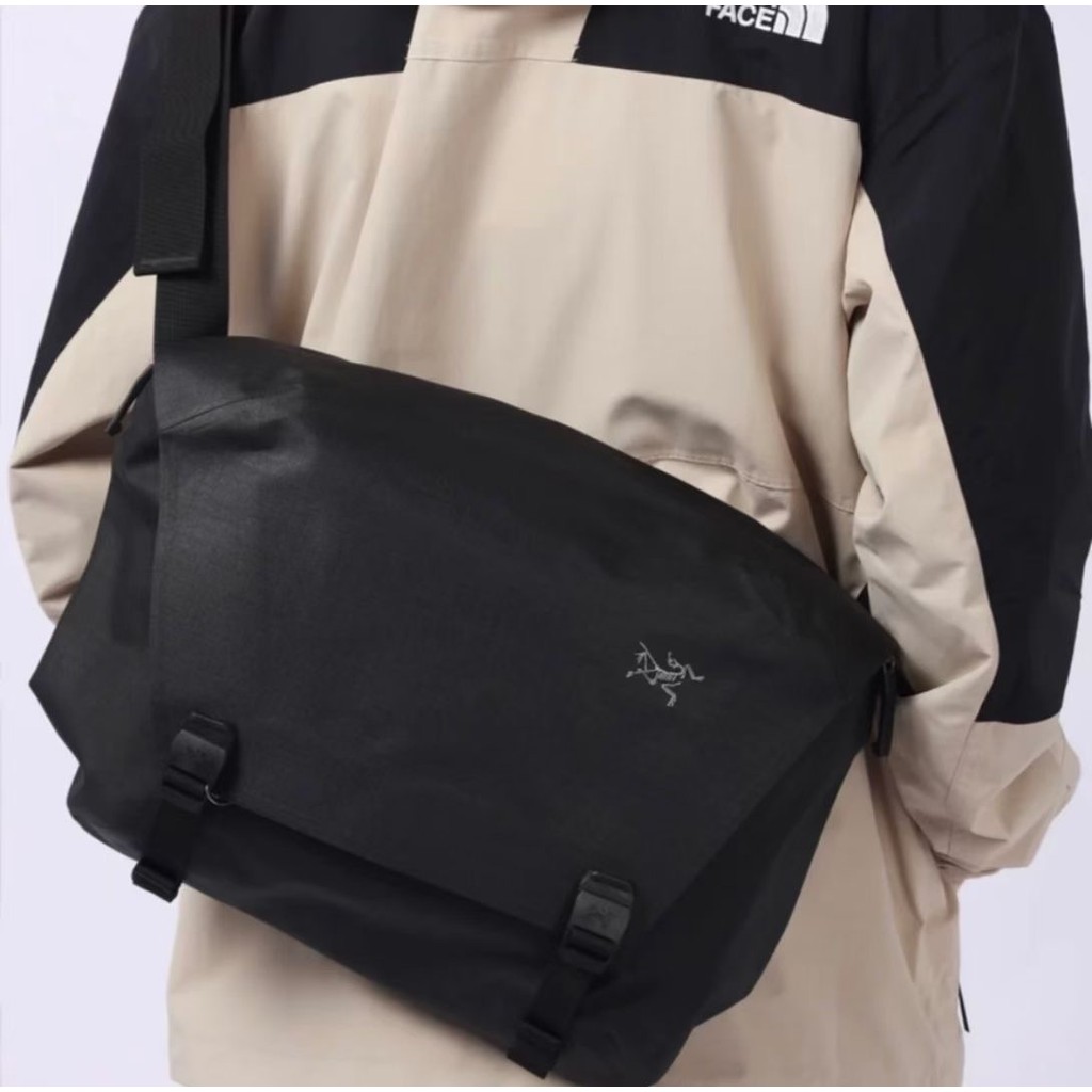 New ARCTERYX Bag 10L Largecapacity Messenger Bag Men's and Women's