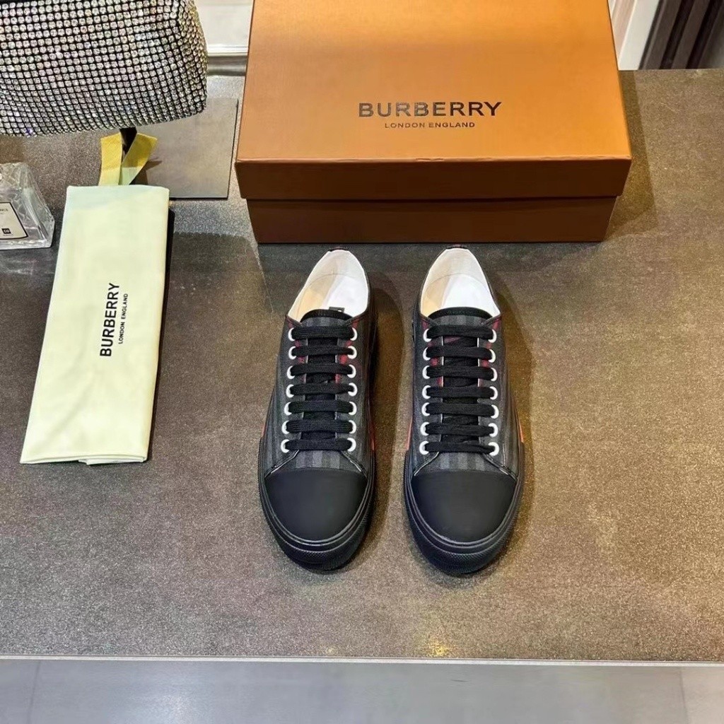 Burberry 2025 early spring new low lace Casual couple sneakers | Shopee ...