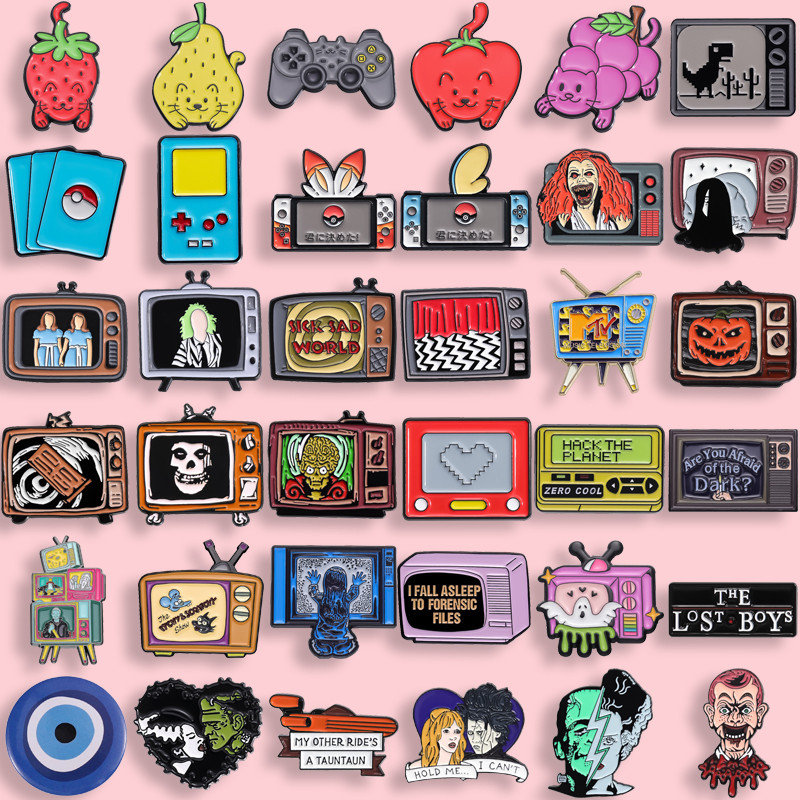 36 Halloween Horror TV Game Console Badges Fashion Accessories Gifts