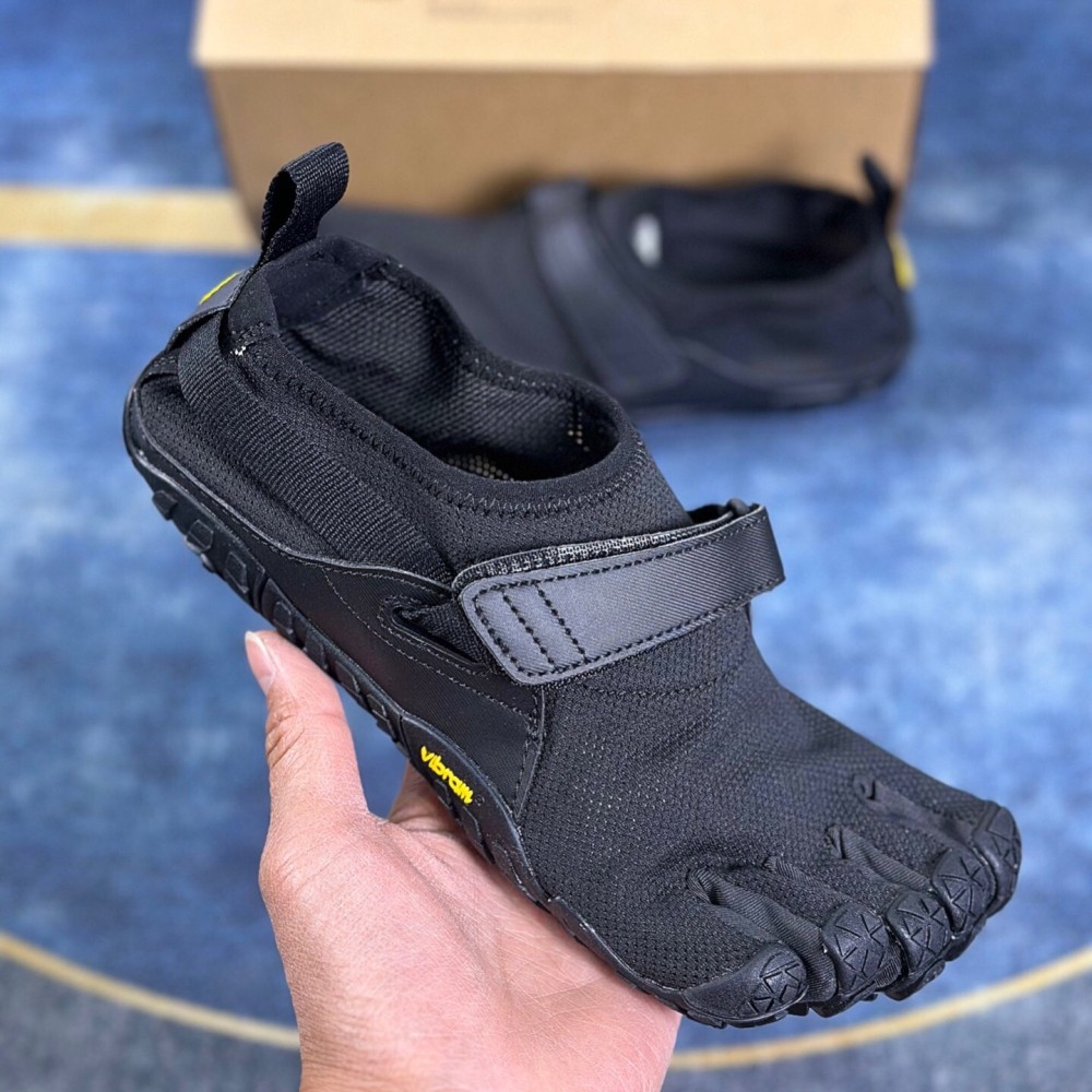 Suicoke VIBRAM NIN- LO Five Fingers Nin-Lo Slip over the feet