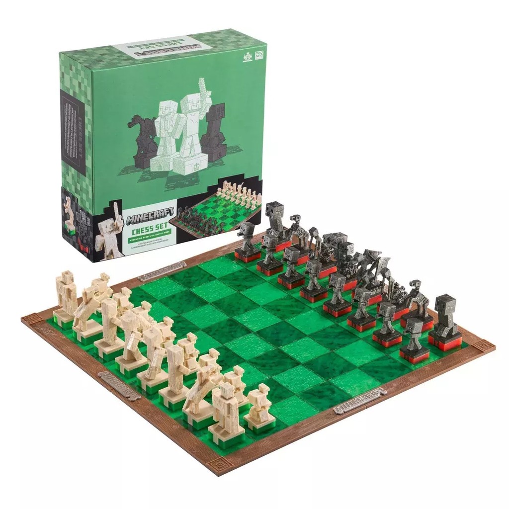 The Noble Collection Minecraft Chess Set Overworld Heros vs.Hostile ...