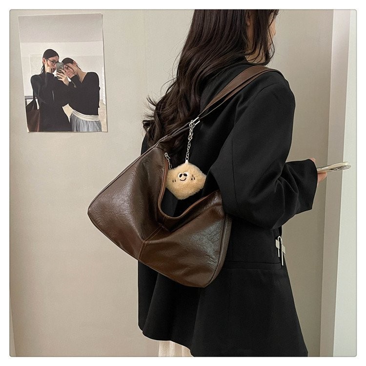 Bag Women's Retro Textured High Crossbody Bag Large Capacity Underarm  Fashion Commuter Tote Bag European and American Style Shoulder Bag