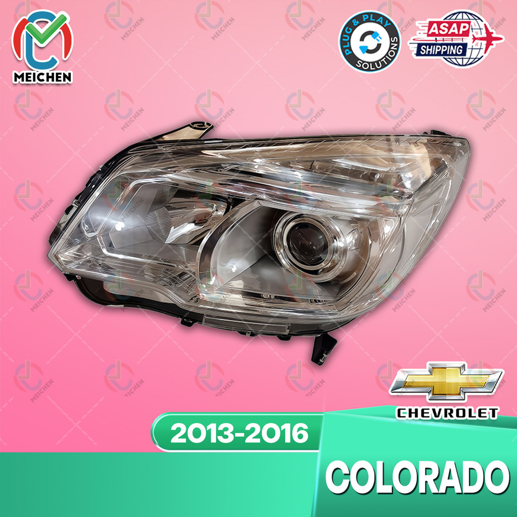 thumbnail image 2 of Genuine Kubota Right Side Headlight Front Lamp TC422-30026 For L Series Tractors (12V) 2 of 4