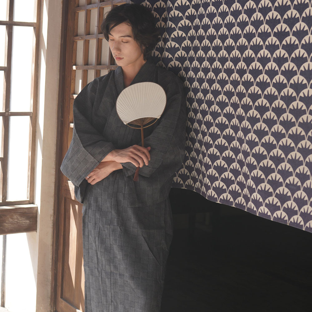 Japanese Men's Traditional Kimono Yukata Robe Black Gray Check Japanese ...