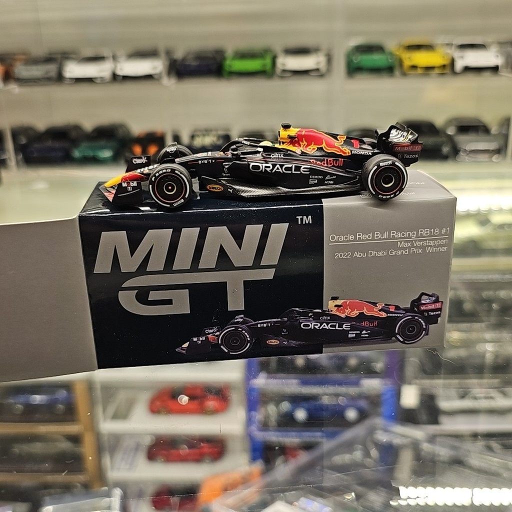 MINIGT No. 520 1/64 Oracle Red Bull Racing RB18 Oracle Red Bull Racing ...