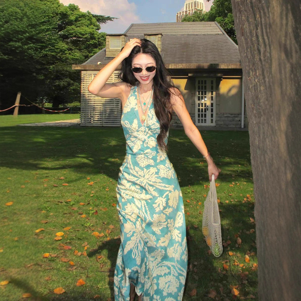 Beautiful Beach Dress Seaside Vacation French Sleeveless Halter Neck Narrow Waist Blue Printed v-Neck Dress Halter Long Dress