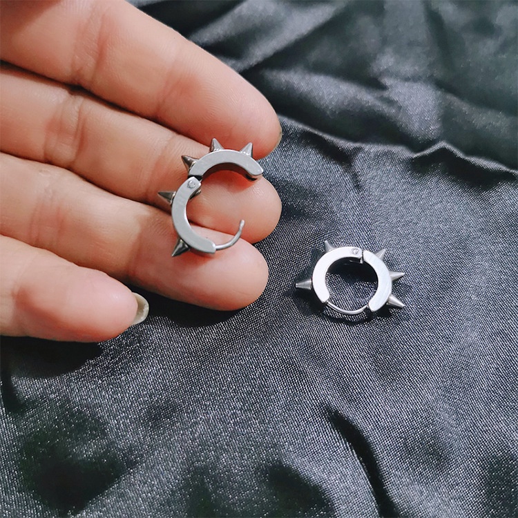 Hip-hop Punk Cool Ear Bone Clip for Women Men Stylish Spiked Rivets Ear ...