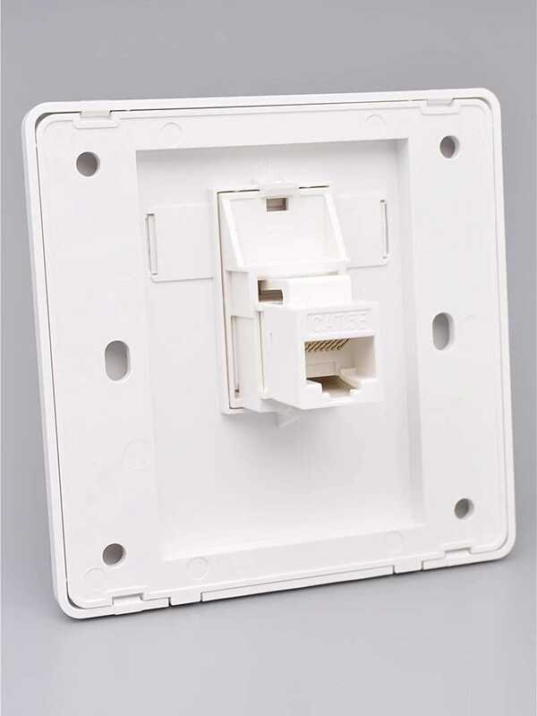 Isang port tuwid sa pamamagitan ng Category 5e Ethernet socket RJ45 ...