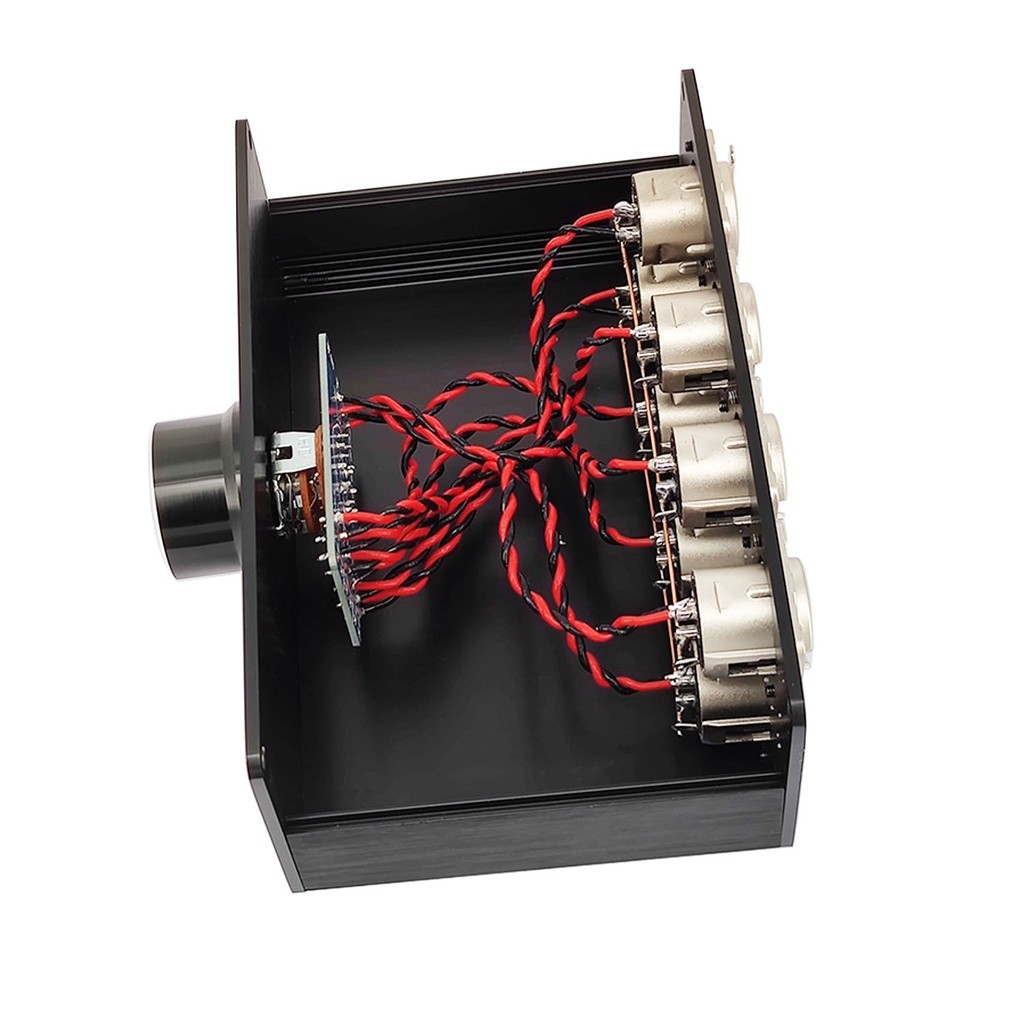 1 in 3 out 3 in 1 out Audio INPUT XLR Signal Cable Splitter Selector ...